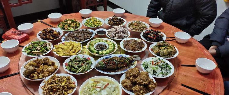 年夜饭承载什么,除夕吃年夜饭寓意着什么图7