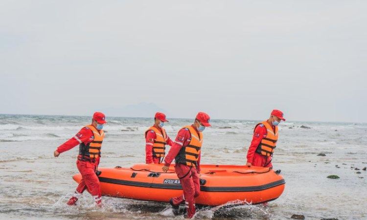 援是海上救的什么,水上飞机在救援船只扩句图4