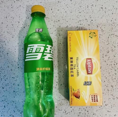 雪碧放冷冻会爆炸吗,碳酸饮料放冰箱冷冻会爆炸 碳酸饮料冷冻之后还能喝图1