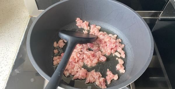 毛豆仁怎么炒好吃,毛豆炒咸菜怎么做好吃窍门图9