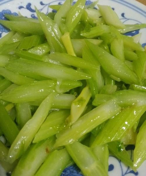 芹菜怎么素炒,素炒芹菜怎么炒好吃简单图20