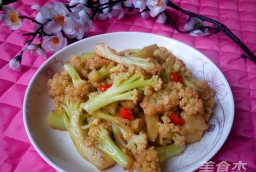 怎么炒花菜,炒花菜的家常做法图2