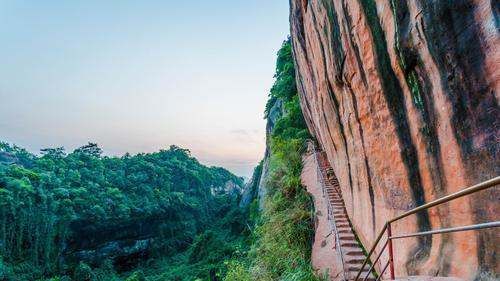 丹霞地貌名山有哪些,丹霞地貌的名山主要有图5