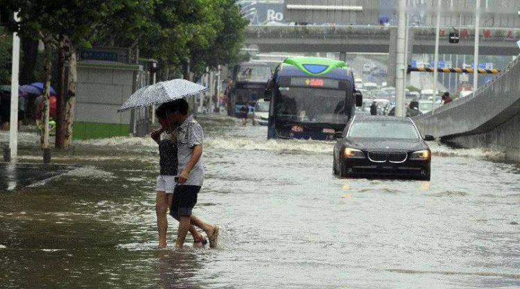 雨的种类有很多比如毛毛雨阵雨雷雨暴雨,气象上雨分几个等级图3