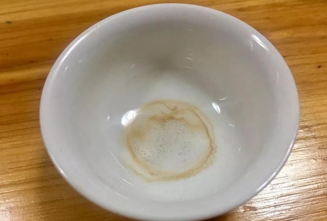 怎样去茶杯里的茶垢,杯子茶渍怎么去除图4