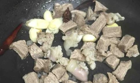 红烧牛肉高压锅压多少分钟,红烧牛肉不用高压锅要炖多久图7