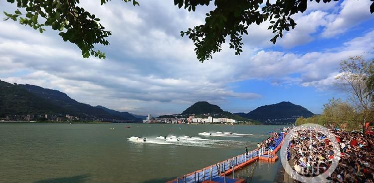 汉丰湖是西湖的几倍,夏季石柱旅游景点介绍大全 夏季石柱旅游景点介绍大全图3