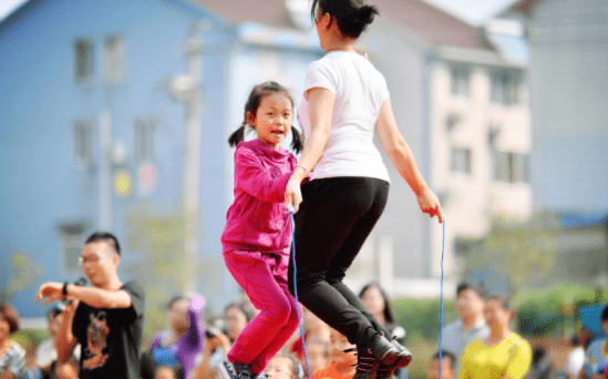 跳绳时应该什么先着地,正确的跳绳姿势图3