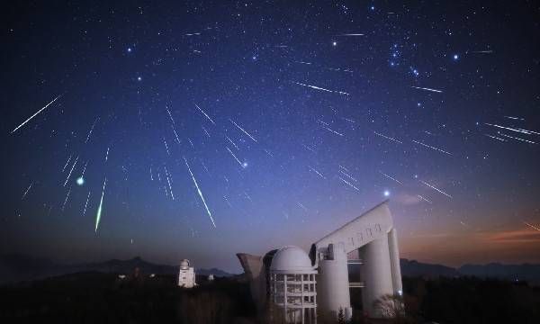 数码单反如何拍摄流星雨,手机如何拍摄流星雨图1