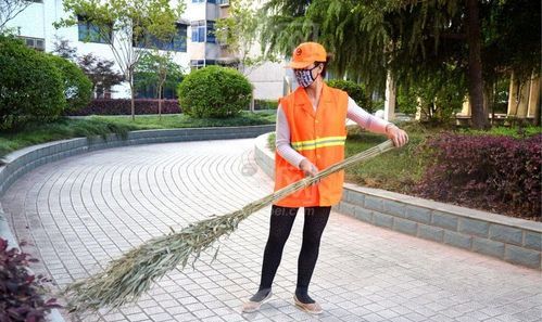 扫大街是什么意思,梦见扫垃圾的预兆