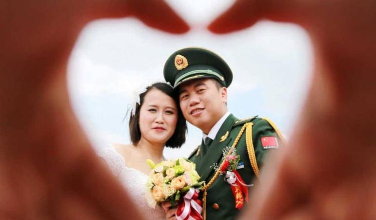 为什么军人总着结婚,当兵结婚为什么要申请图1