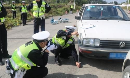 交通事故发生后要现场勘查吗？,发生交通事故后交警怎么处理图2