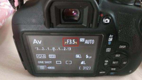 单反相机如何设置光圈,单反的光圈在哪里调节图7