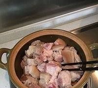 用料酒红烧肉的做法,红烧肉的做法 家常图2