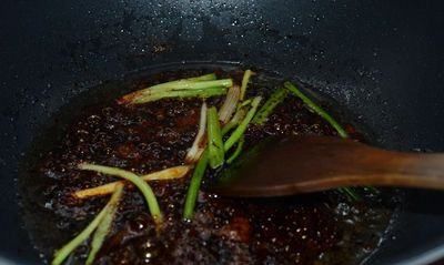 用料酒红烧肉的做法,红烧肉的做法 家常图4