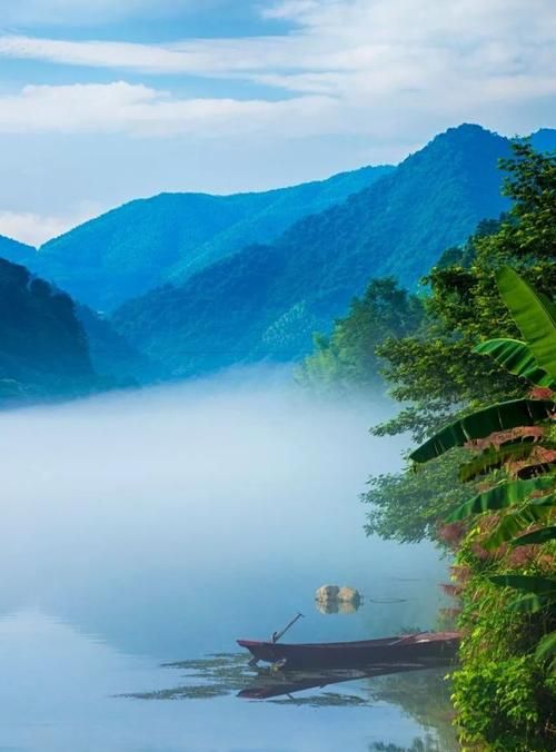 葱葱茏茏的意思,葱葱茏茏的意思是什么图2