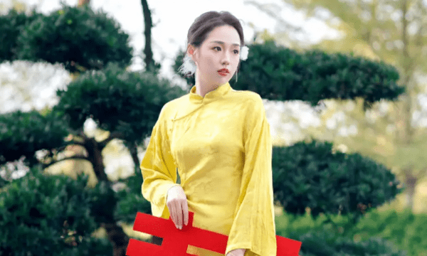 女的接亲穿什么颜色好,冬天接亲的女士穿什么衣服图2